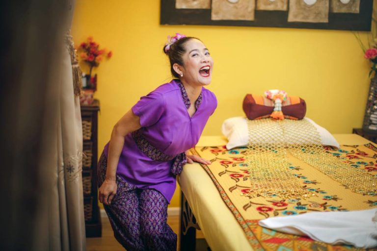 Atipa Laughing Hattha Thai Massage Basel